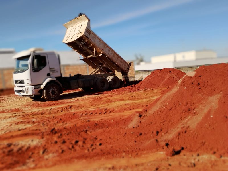 Terra para aterro e Terra para grama em Brasília
